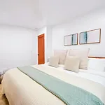 Stylish Duplex Villa W Rooftop Garden